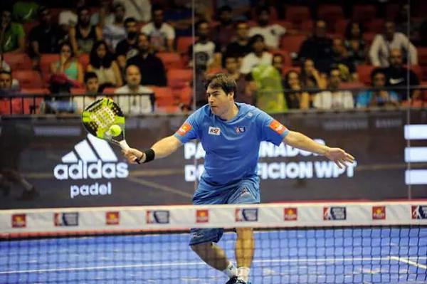 La Wilson Carbon Force es una de las palas más emblemáticas en la historia de este deporte