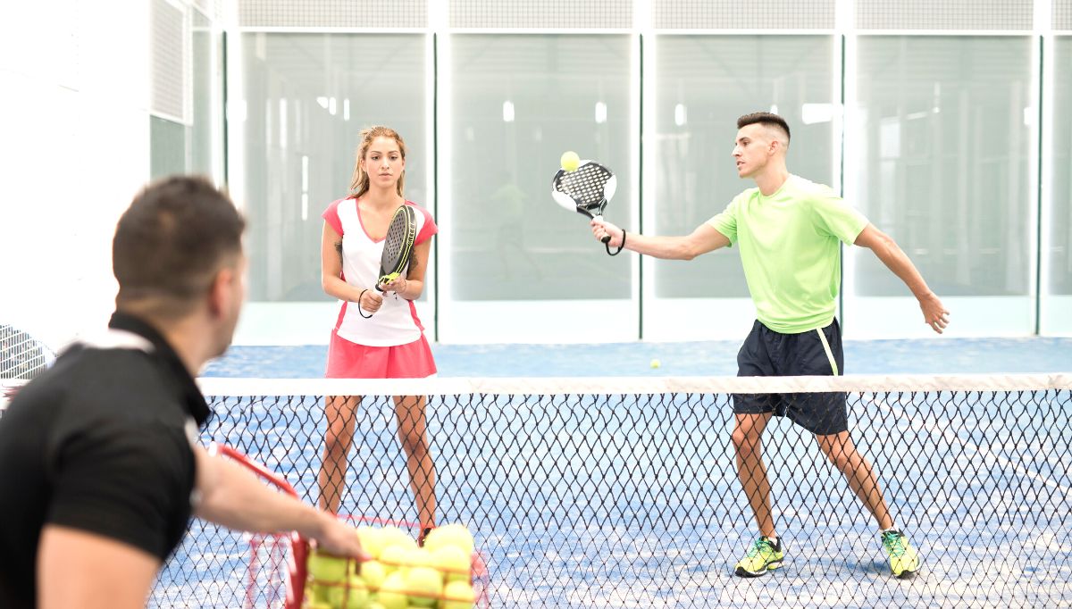 ¿Es posible mejorar nuestro nivel sin un entrenador de pádel?