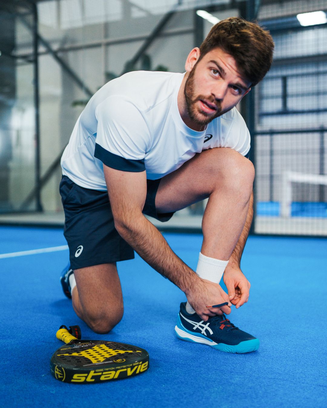 Thus, a short time ago they announced their alliance with the Spanish firm StarVie, so those players with rackets of this brand will also wear ASICS products