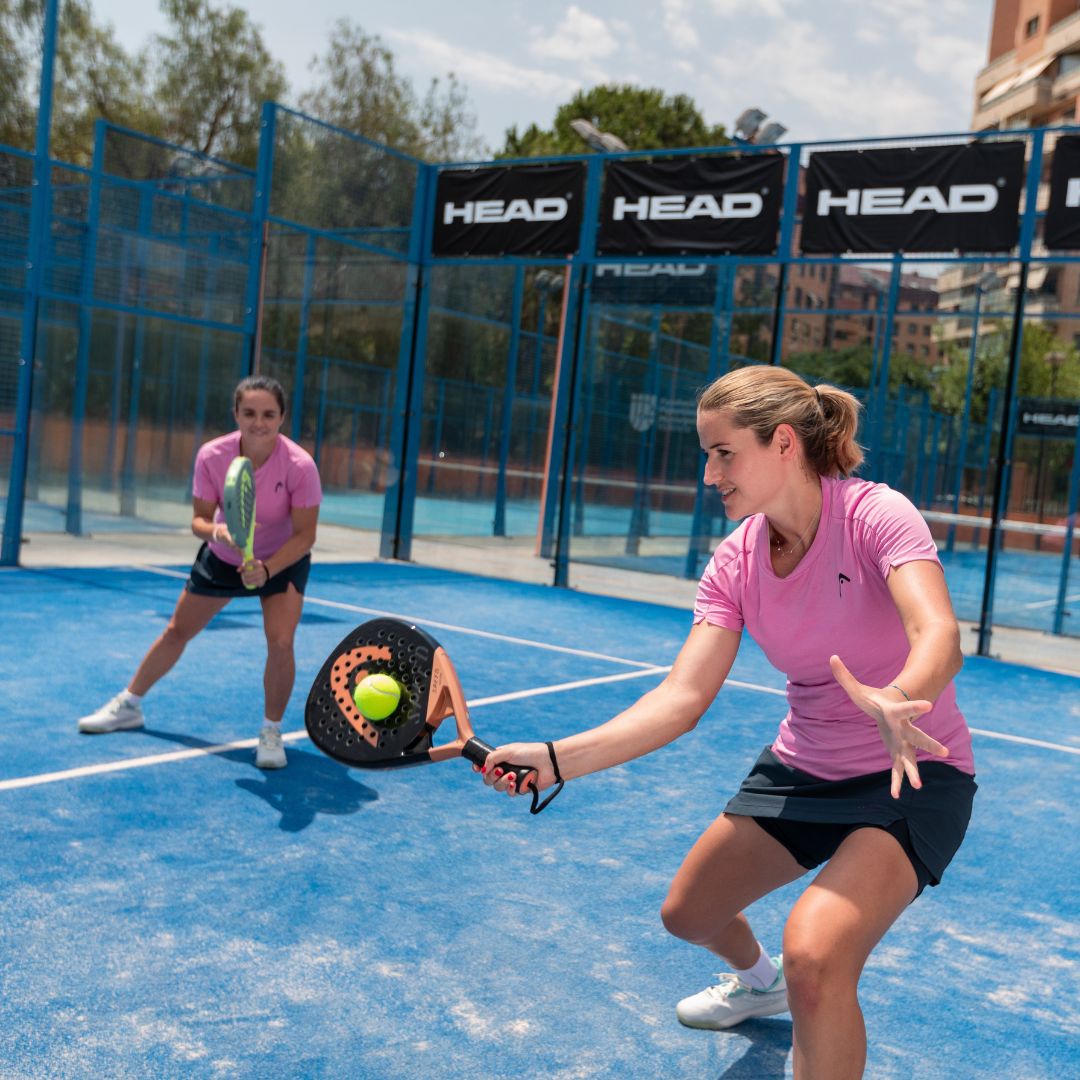 La colección Summer 2024 de HEAD Sportswear incluye líneas Performance (con la sub-colección PLAY enfocada a pádel), Club y Off-Court