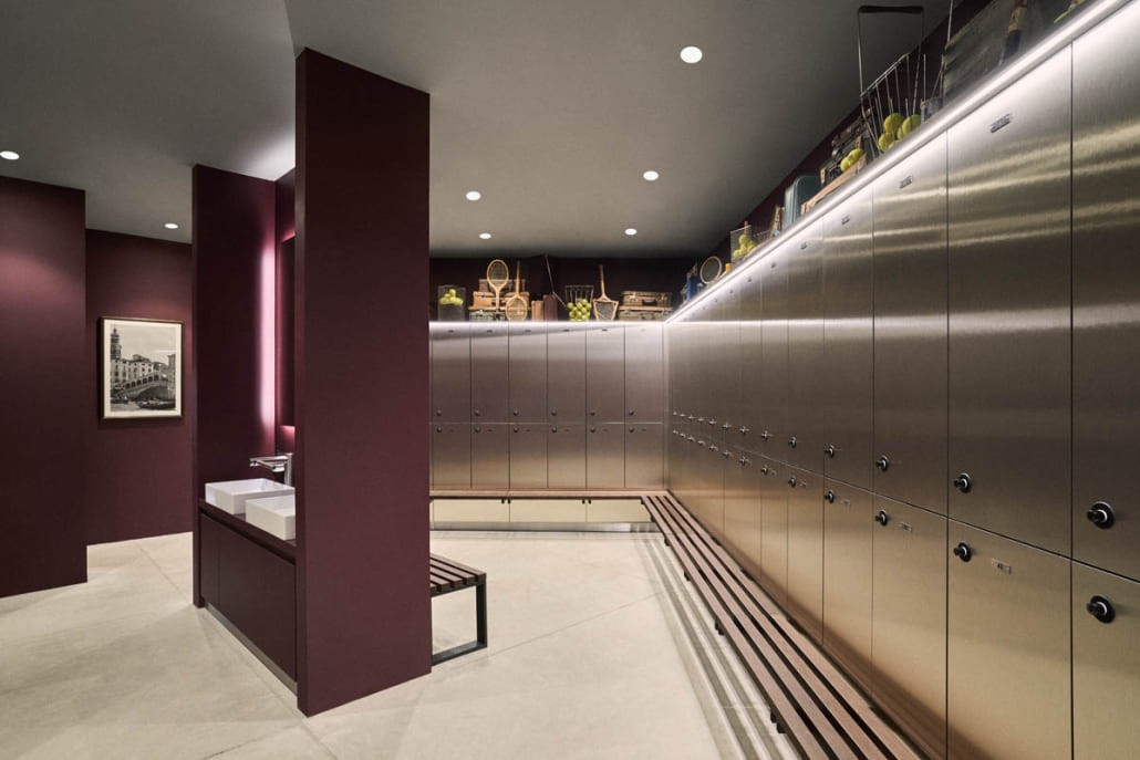 Vestuarios convertidos en un backstage de pasarela