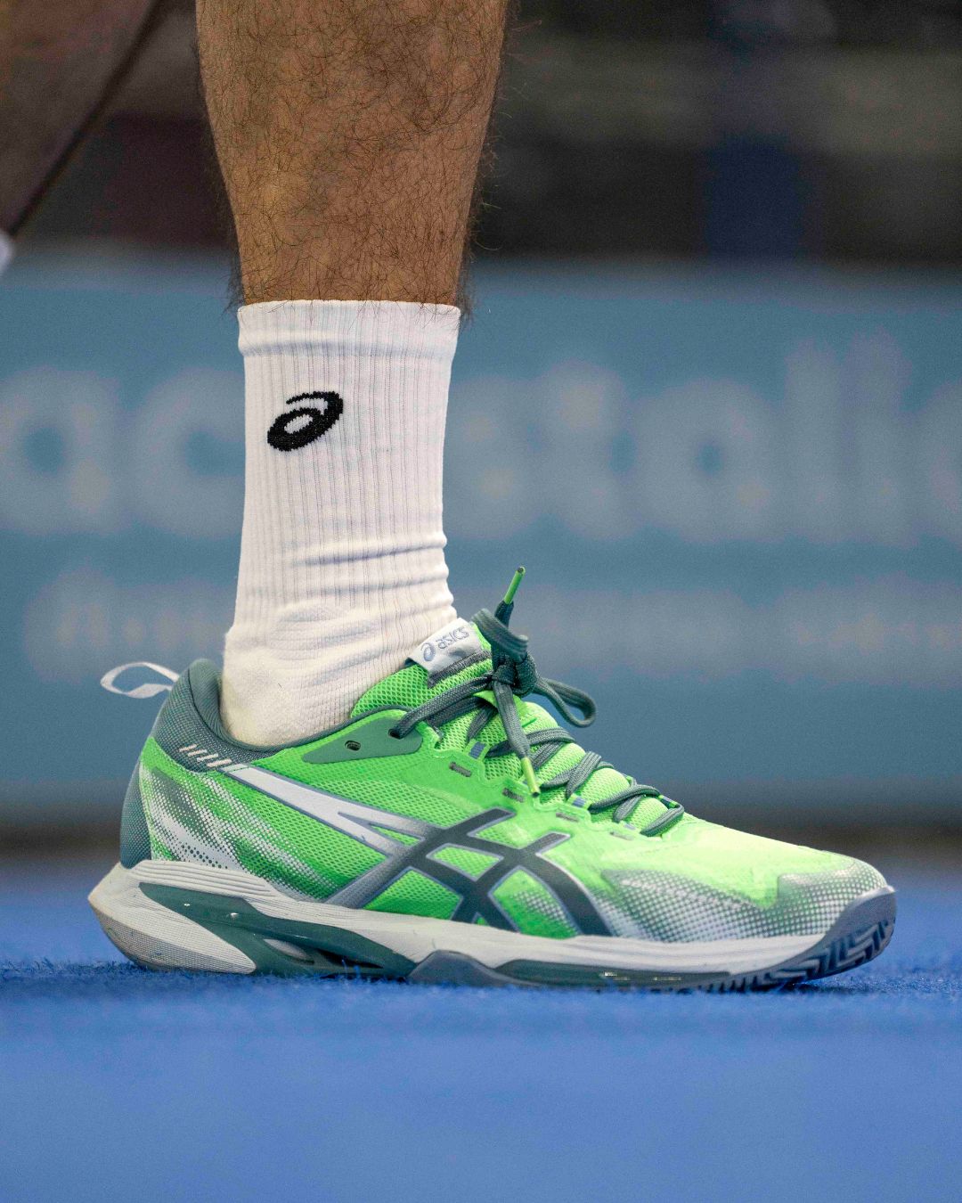 FLYTEFOAM™, una espuma ultraligera ubicada en la mediasuela que proporciona una amortiguación cómoda, elástica y reactiva