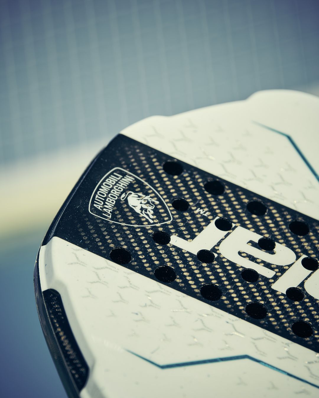 La BL003 destaca por su construcción ligera y su perfil aerodinámico