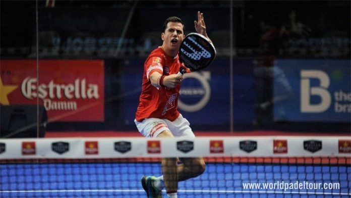 Paquito Navarro estrenó su nueva pala, la Bullpadel Hack
