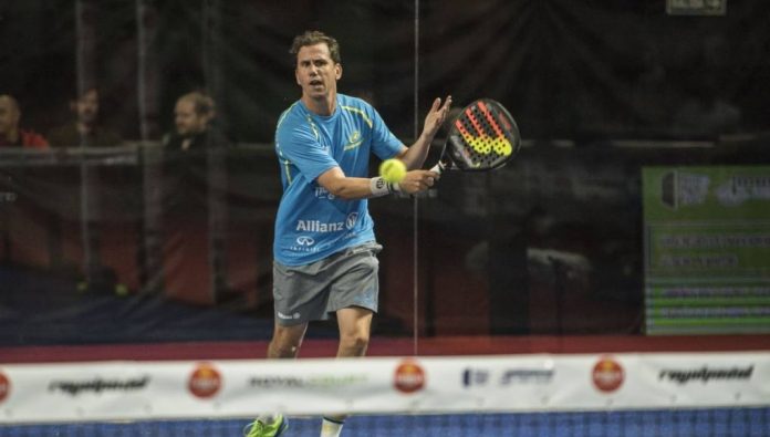 Paquito Navarro durante su partido de dieciseisavos del Buenos Aires Padel Master