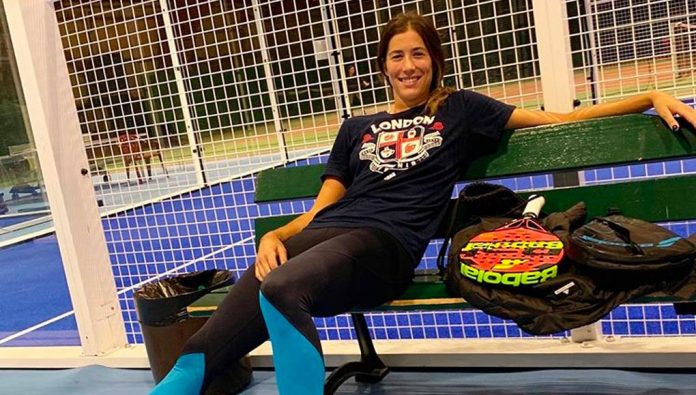 Garbiñe Muguruza se prueba en una pista de pádel