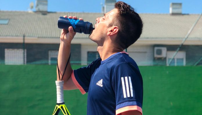 Cómo llevar a cabo una correcta hidratación para el pádel