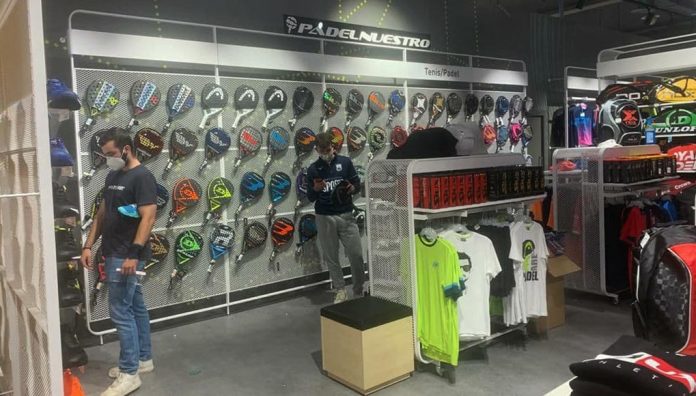 Padel Nuestro inaugura la tienda de Intersport Barnasud