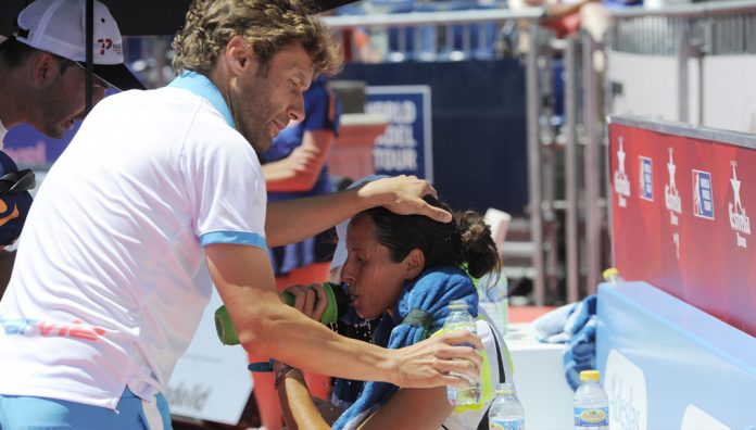 El golpe de calor en el pádel: qué es, qué tipo de síntomas tiene y cómo prevenirlo