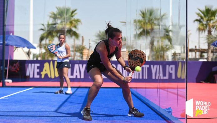 ¿De quién es la bola del medio en el fondo de la pista?