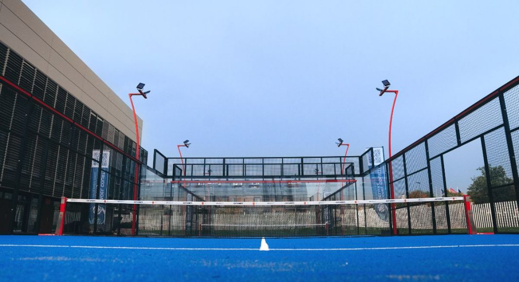 What are the dimensions and measurements of a padel court?