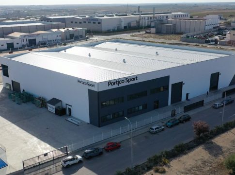 Portico Sport inaugura su nueva fábrica de cubiertas y pistas de pádel con la tecnología más avanzada del sector
