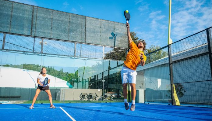 ¿Cómo afecta el tipo de pista de pádel en nuestro juego?