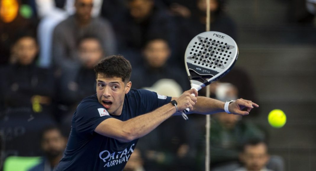 ¿Hacia dónde debemos dirigir nuestros golpes en pádel?