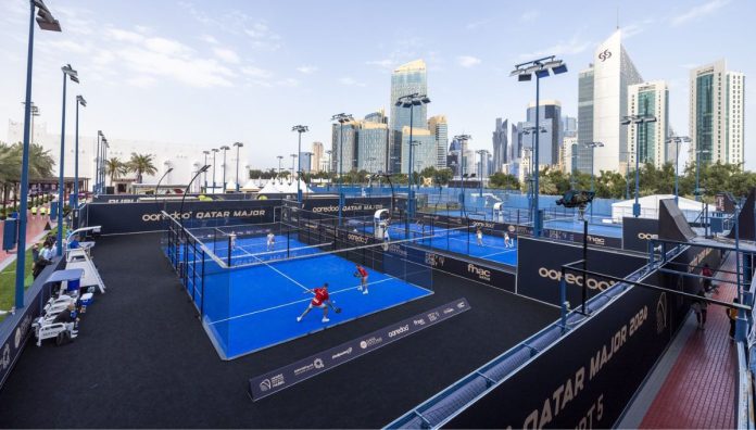 ¿Qué es mejor para el pádel profesional? ¿Que se juegue al aire libre o en pistas cubiertas?