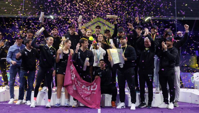 KRÜ Padel se lleva una Hexagon Cup para el recuerdo