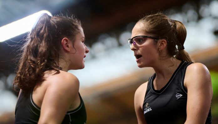 Martina Calvo y Marta Borrero sorprenden a la pareja 4 en los octavos del Brussels P2