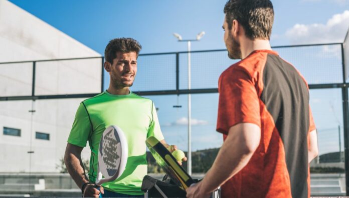 El pádel, uno de los deportes en auge para apostar por el bienestar