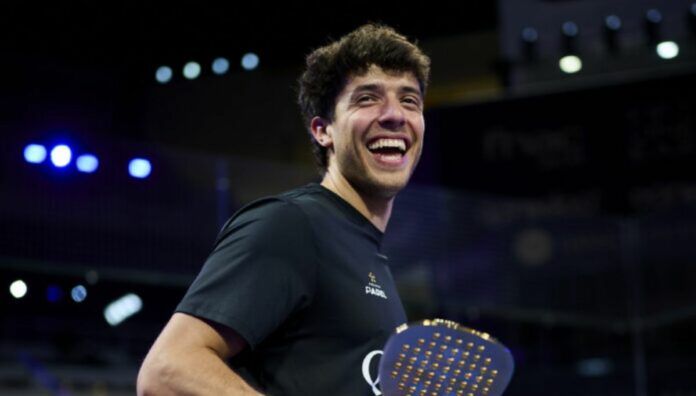 Tapia se convierte en el primer jugador de pádel en alcanzar el millón de seguidores