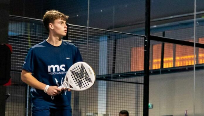 Iago Fuertes hace historia en Premier Padel con 16 años