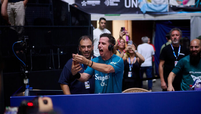 Paquito Navarro acapara el show en los cuartos de final del Malaga P1